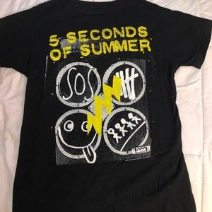 5 Seconds of Summer band tee